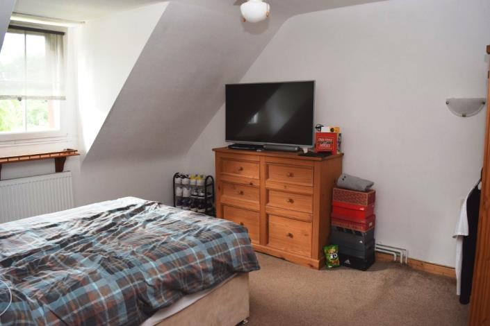 Image No.18-4 Bed House for sale