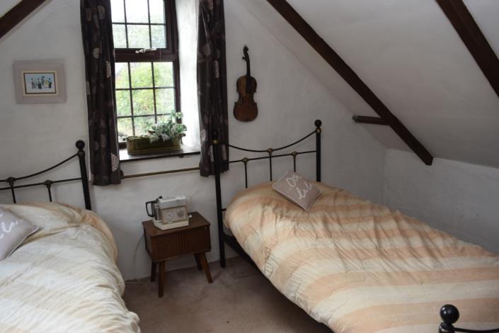 Image No.10-2 Bed House for sale