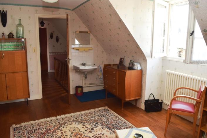 Image No.12-6 Bed House for sale