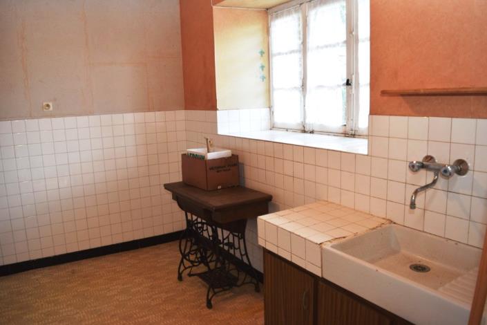 Image No.19-6 Bed House for sale