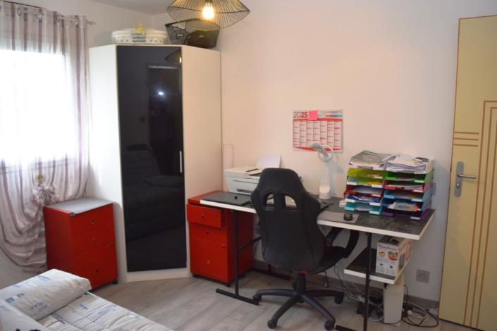 Image No.17-4 Bed House for sale