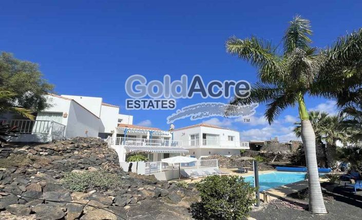Image No.1-4 Bed Villa for sale