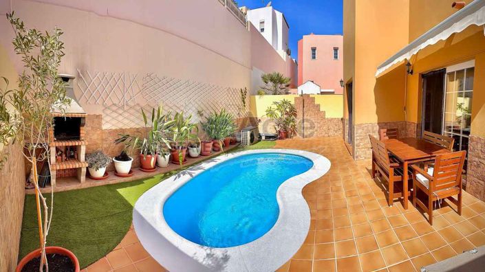 Image No.1-3 Bed Villa for sale