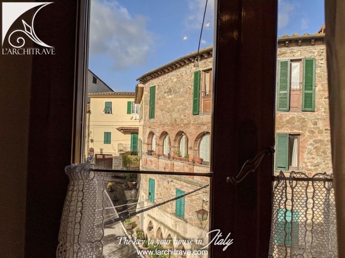 Image No.20-8 Bed House for sale