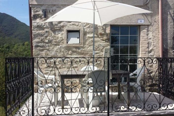 Image No.9-2 Bed House for sale