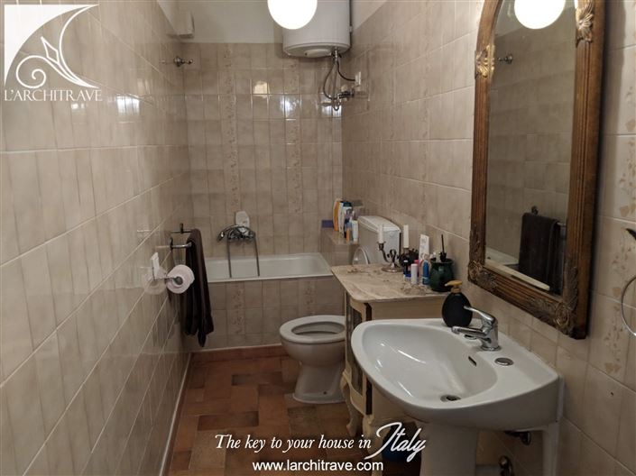 Image No.9-1 Bed House for sale