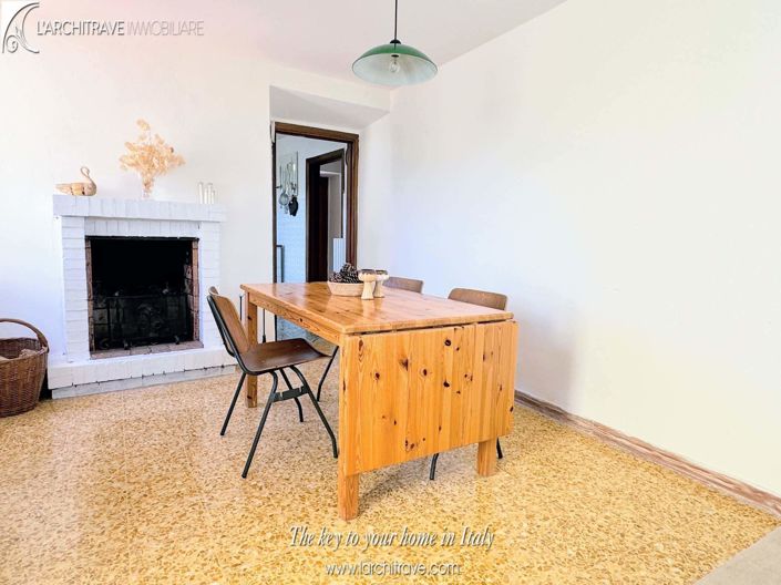 Image No.16-4 Bed House for sale