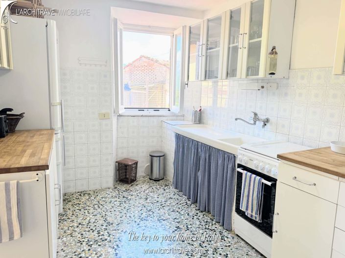 Image No.19-4 Bed House for sale