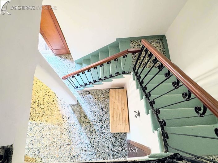 Image No.21-4 Bed House for sale