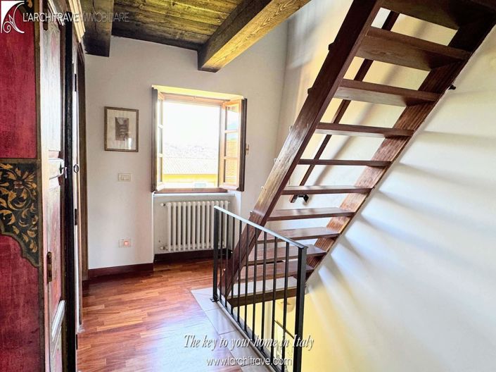 Image No.25-4 Bed House for sale