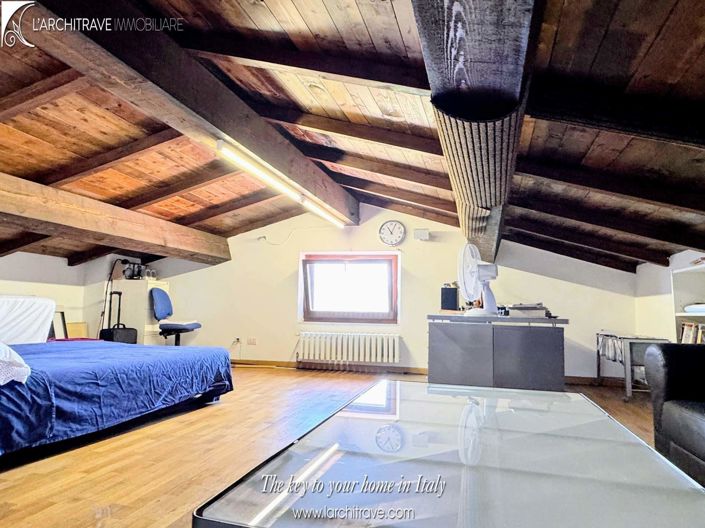 Image No.27-4 Bed House for sale