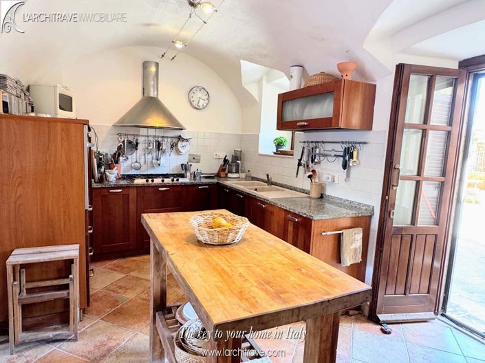 Image No.7-4 Bed House for sale