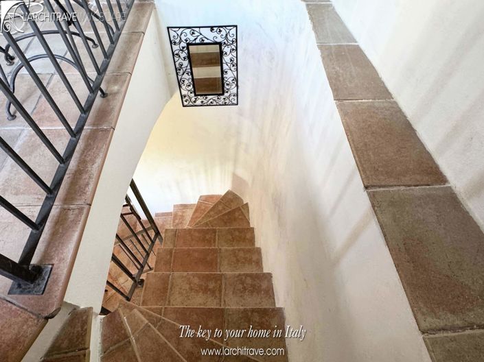 Image No.9-4 Bed House for sale