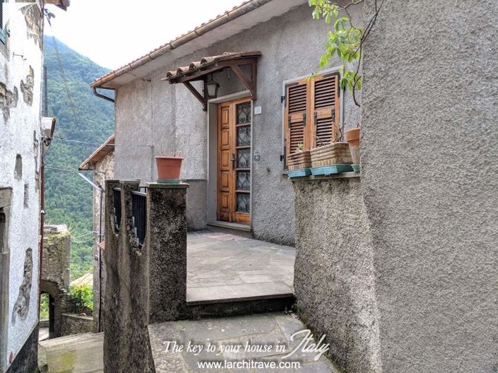 Image No.2-3 Bed House for sale