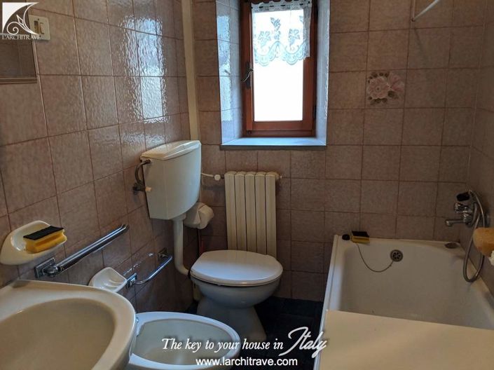 Image No.9-3 Bed House for sale