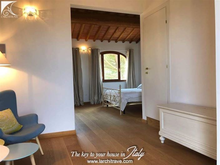 Image No.12-4 Bed House for sale