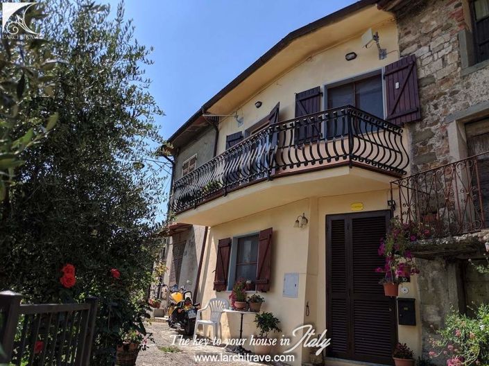Image No.1-2 Bed House for sale