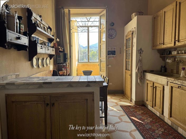 Image No.10-4 Bed House for sale