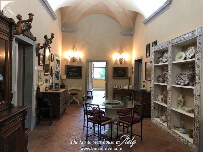 Image No.6-4 Bed House for sale