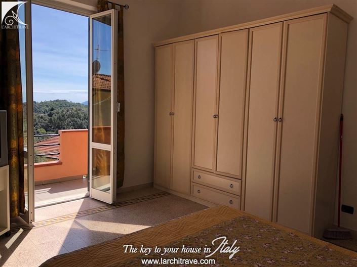 Image No.11-3 Bed House for sale