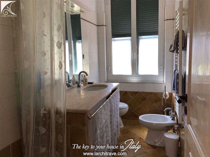 Image No.14-3 Bed House for sale