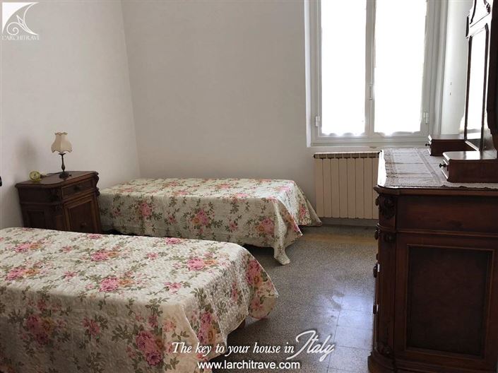 Image No.15-3 Bed House for sale