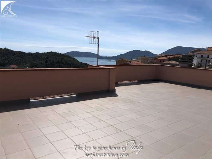 Image No.18-3 Bed House for sale