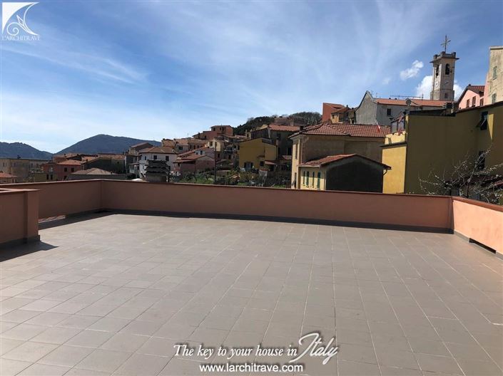 Image No.19-3 Bed House for sale