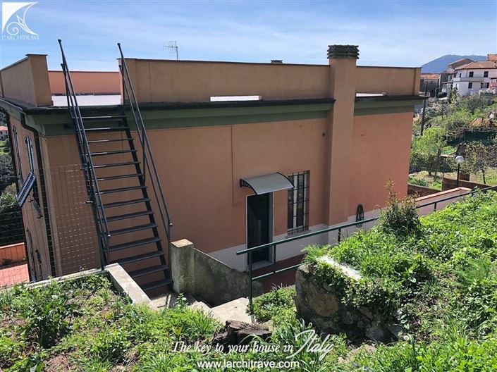 Image No.6-3 Bed House for sale