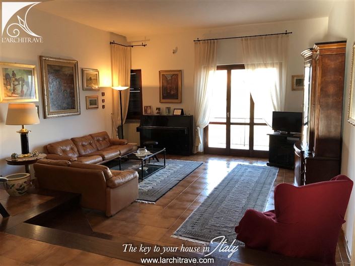 Image No.8-5 Bed Villa for sale