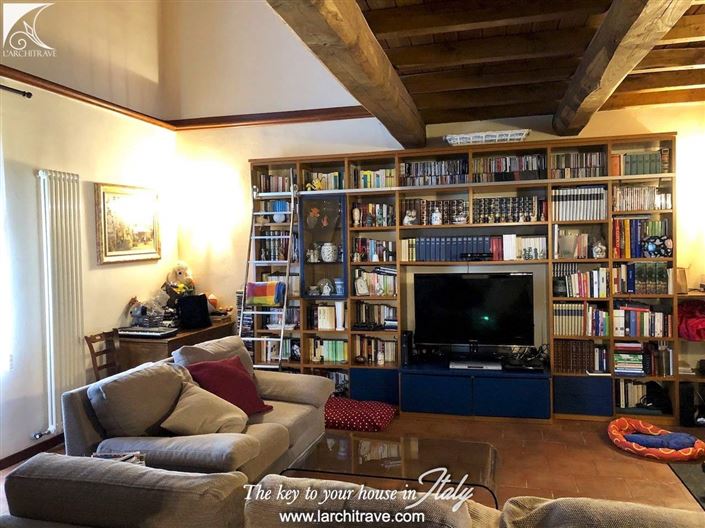 Image No.3-7 Bed Villa for sale