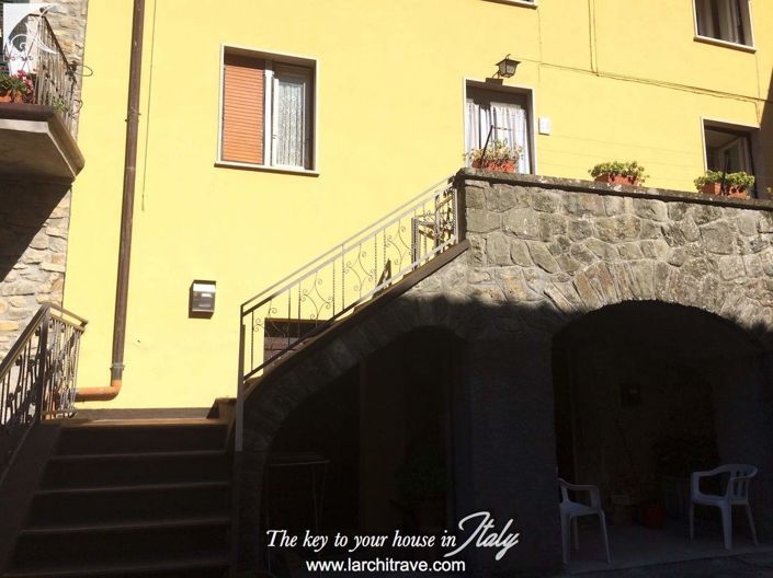 Image No.2-2 Bed House for sale