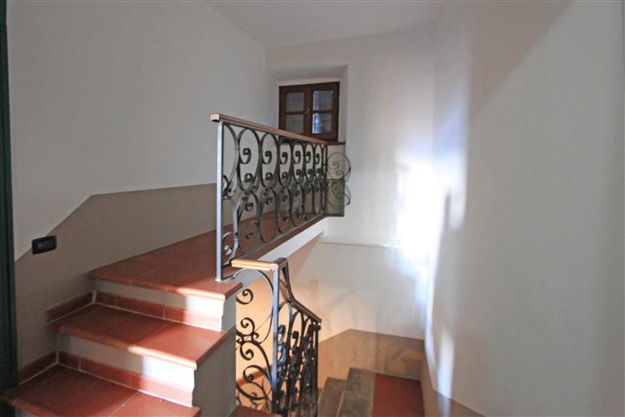 Image No.7-2 Bed House for sale