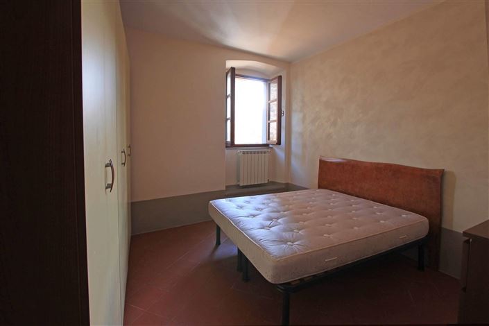 Image No.8-2 Bed House for sale