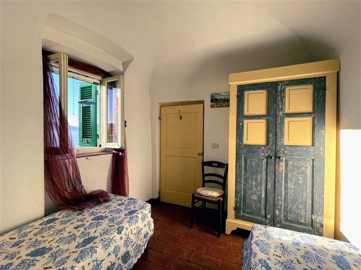 Image No.12-2 Bed House for sale