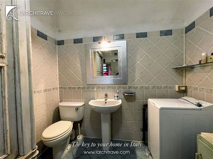 Image No.13-2 Bed House for sale