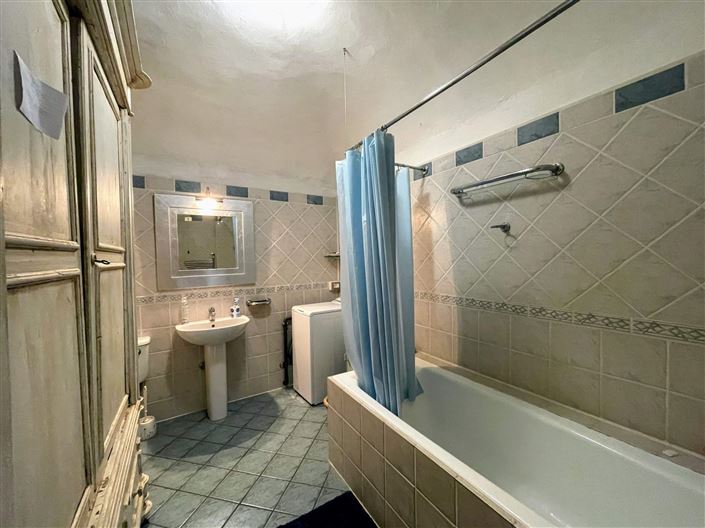 Image No.9-2 Bed House for sale