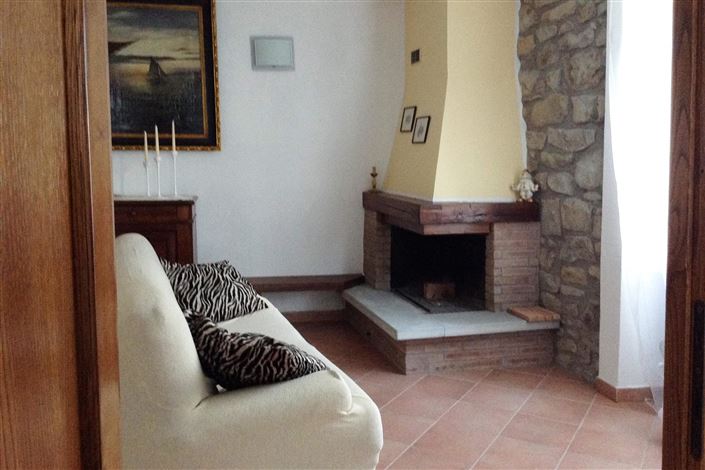 Image No.6-5 Bed House for sale