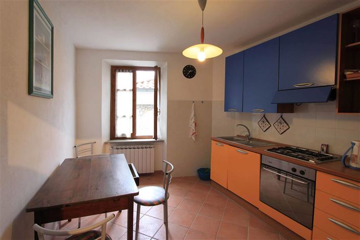 Image No.8-5 Bed House for sale