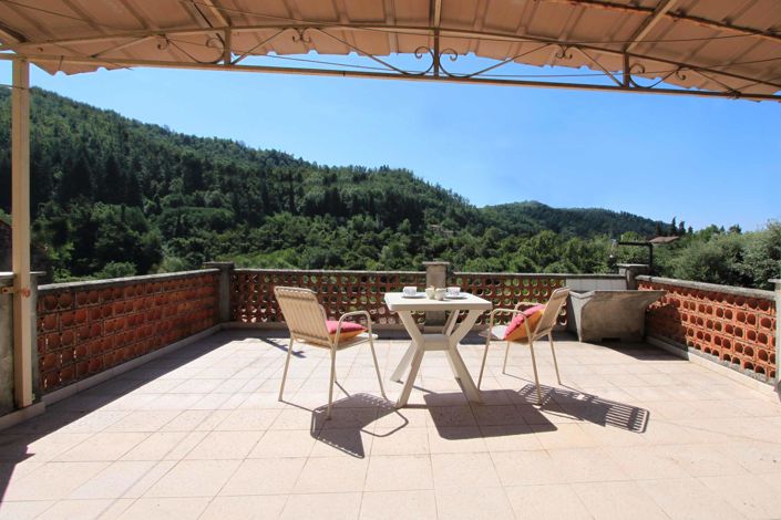 Image No.1-4 Bed House for sale