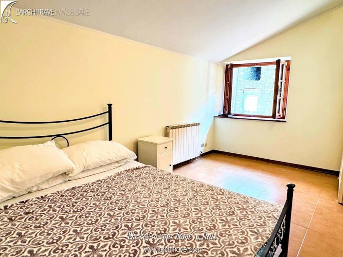 Image No.17-3 Bed House for sale