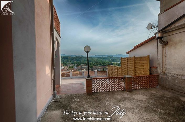 Image No.19-3 Bed House for sale