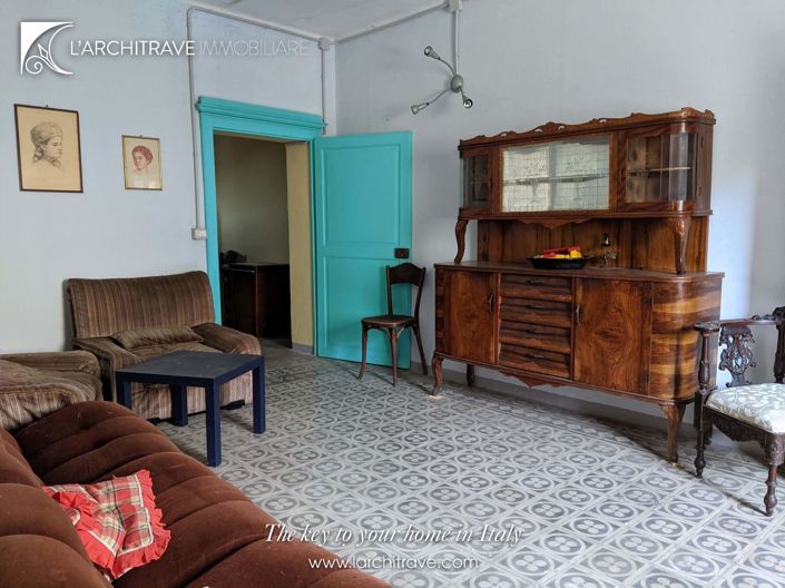 Image No.15-10 Bed Villa for sale