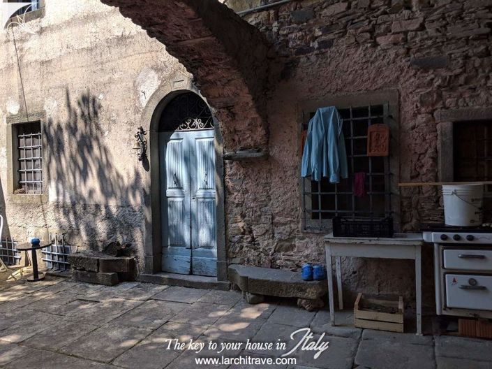 Image No.19-10 Bed Villa for sale