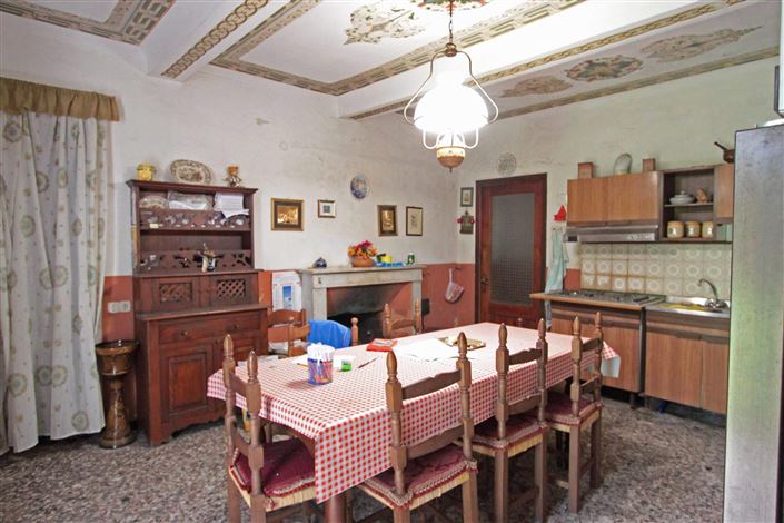 Image No.12-15 Bed Villa for sale