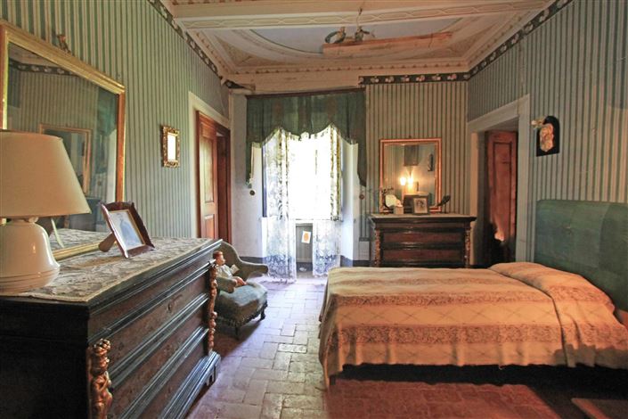 Image No.15-15 Bed Villa for sale