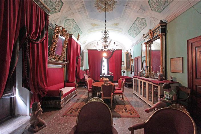 Image No.8-15 Bed Villa for sale