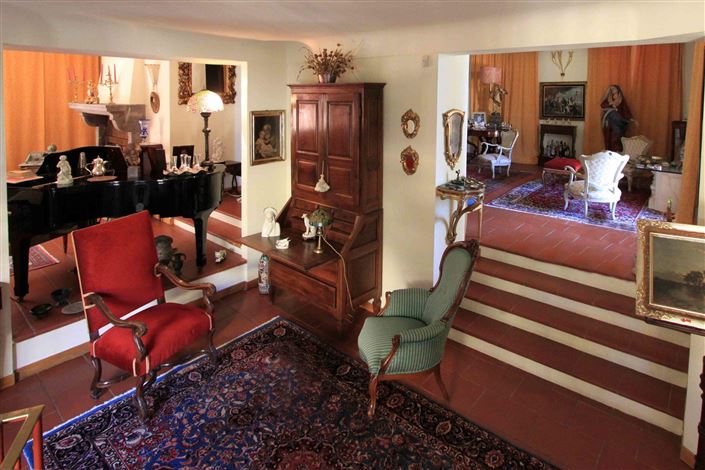 Image No.12-6 Bed Villa for sale