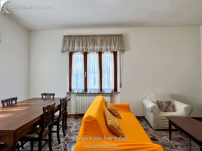 Image No.4-2 Bed House for sale