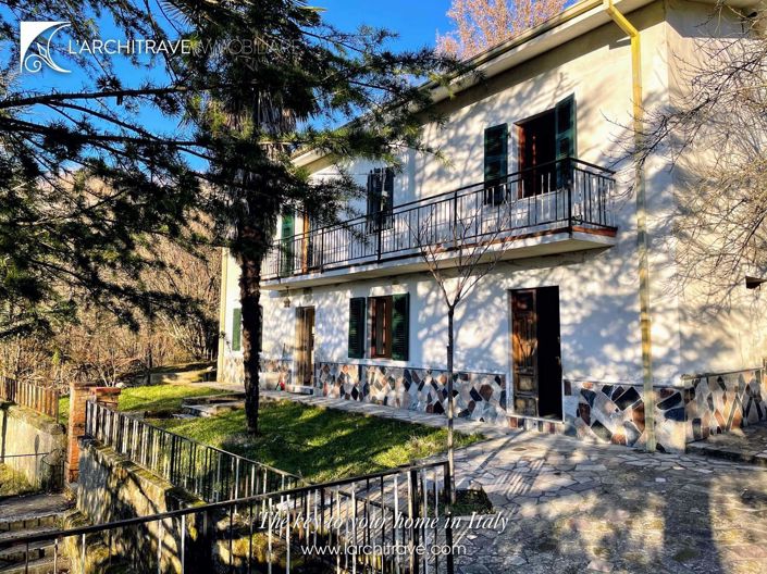 Image No.2-3 Bed Villa for sale